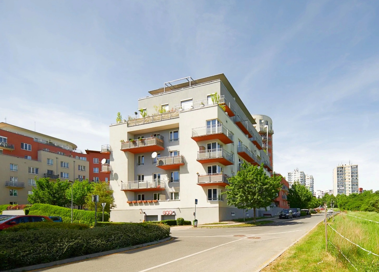 Byt 4+kk s balkonem a garážovým stáním Praha 10 - Hostivař